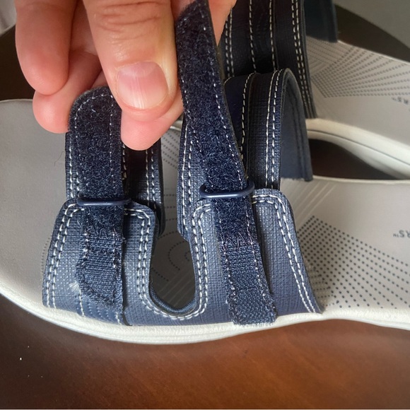 Clarks Sandals 🩴 - Picture 4 of 10